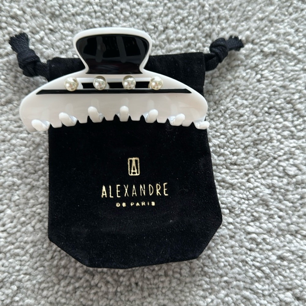 Alexandre de Paris hair clip size 8,5